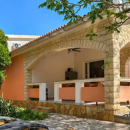 Apartment 2 Bedroom Awesome In *