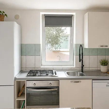 2 Bedroom Awesome In *