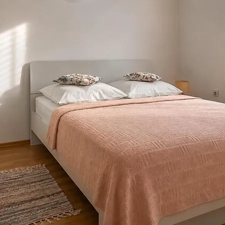 2 Bedroom Awesome In *