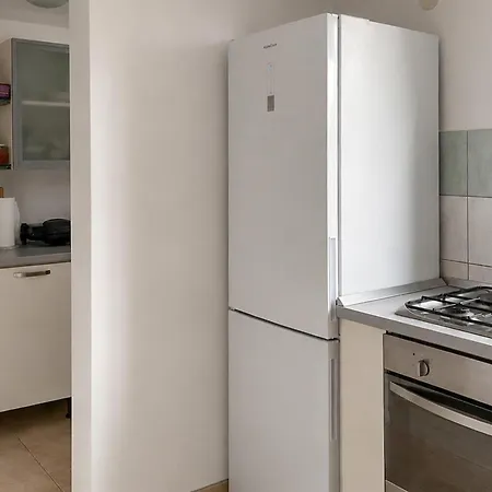 Apartment 2 Bedroom Awesome In
